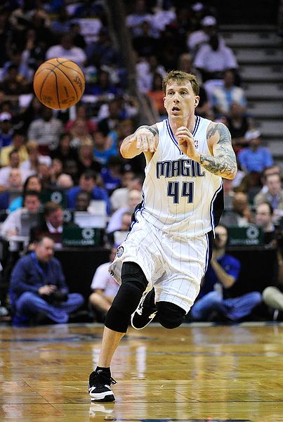 菲尔-琼斯：阿森纳可以充分利用拜仁在定位球防守上的弱点